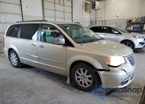 2011 Chrysler Town & Country Touring L z USA, uszkodzony, nr VIN 2A4RR8DG3BR713271